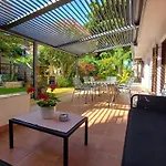 Sunny Street Holiday Home